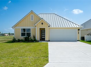 1018 Saint Croix Dr, Rockport, TX 78382