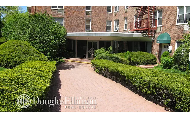 Sold by Douglas Elliman | media 22