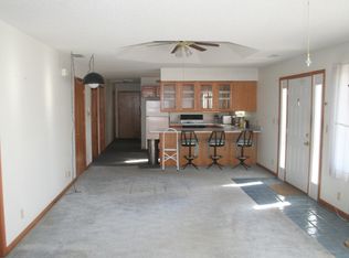 11944 Wolcott Rd, Kansas City, KS 66109