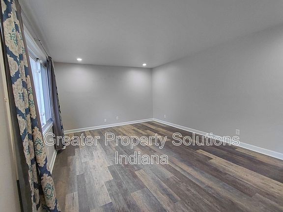 2nd image of 1932 S Park Ave