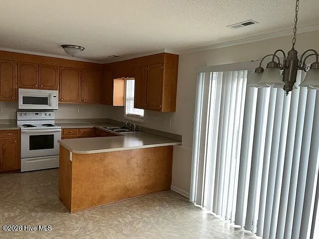 1222 Cross Creek Cir #W-7 — Photo 4