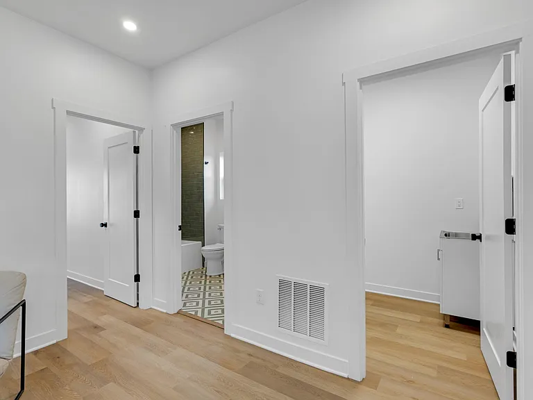 1025 Churchman Ave — Photo 38