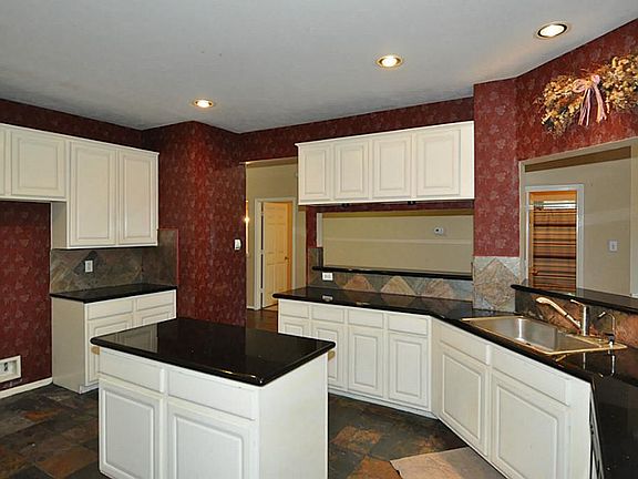 4th image of 6422 Portuguese Bend Dr