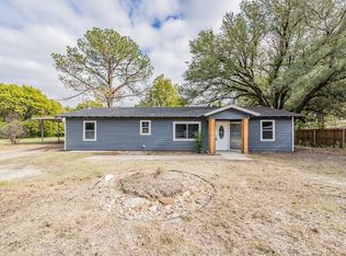 1006 Red Oak St, Azle, TX 76020