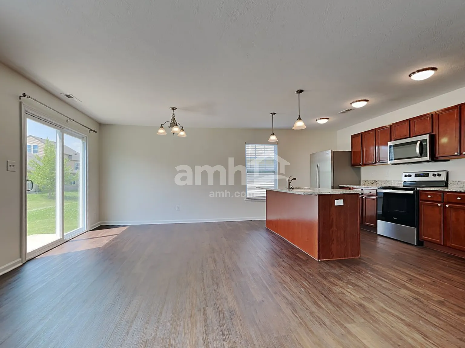 3 bed, 2.5 bath, 1966 sqft, $2,160 — Photo 4