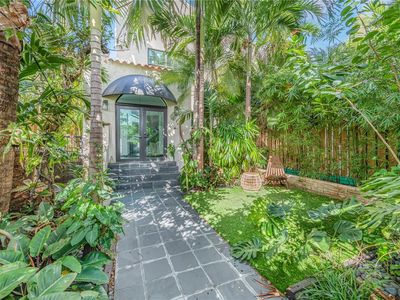2201 Collins Ave Ave #PH5, Miami Beach, FL, 33139