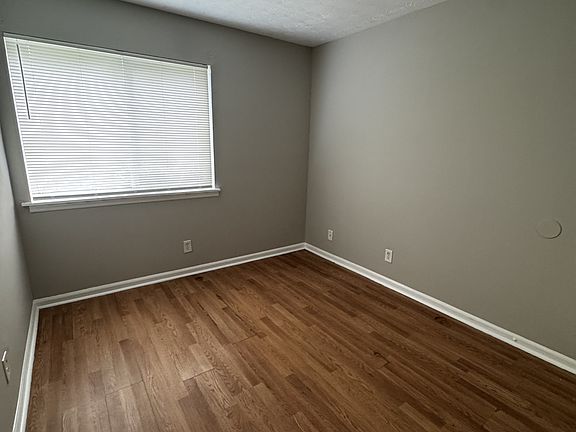5th image of 8566 Creekwood Way #1