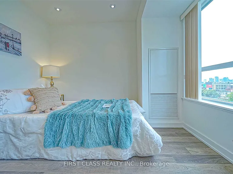 181 Huron St #805 — Photo 8