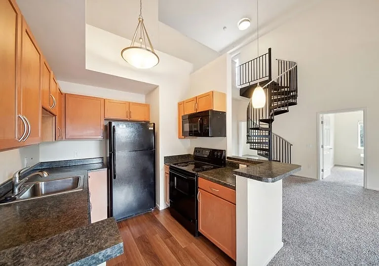 914 W Lake St — Photo 19