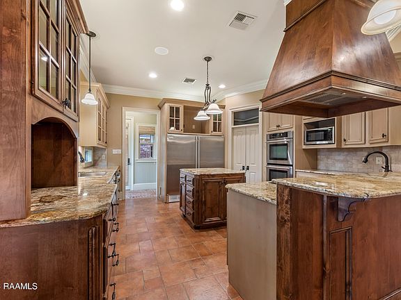 5th image of 109 Woodlake Ln