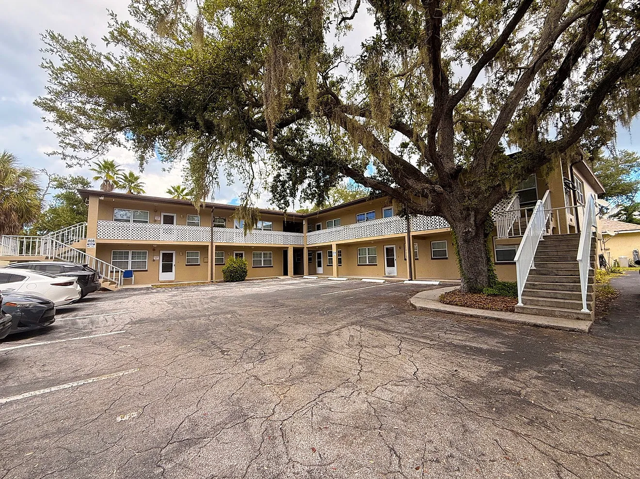 808 Grand Central St — Photo 1