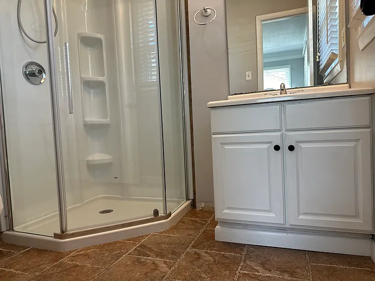 406 Kirkland Dr — Photo 17