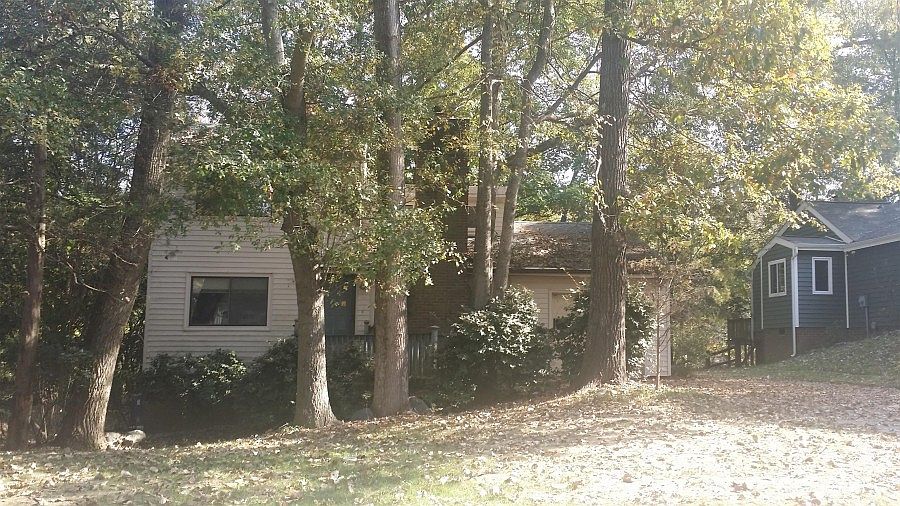 1st image of 8108 Park Vista Cres