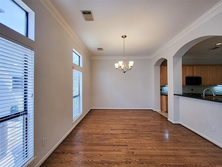 604 Reinerman St — Photo 14
