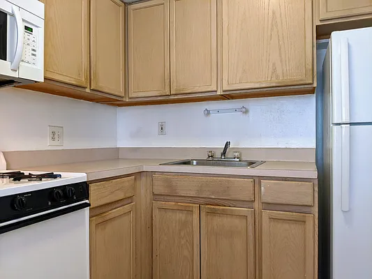 Rented by Douglas Elliman | media 4