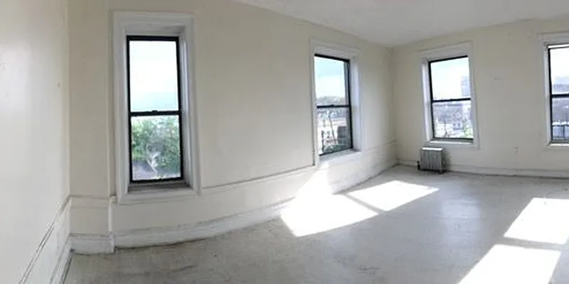 Rented by Smart NY Realty LLC | media 15