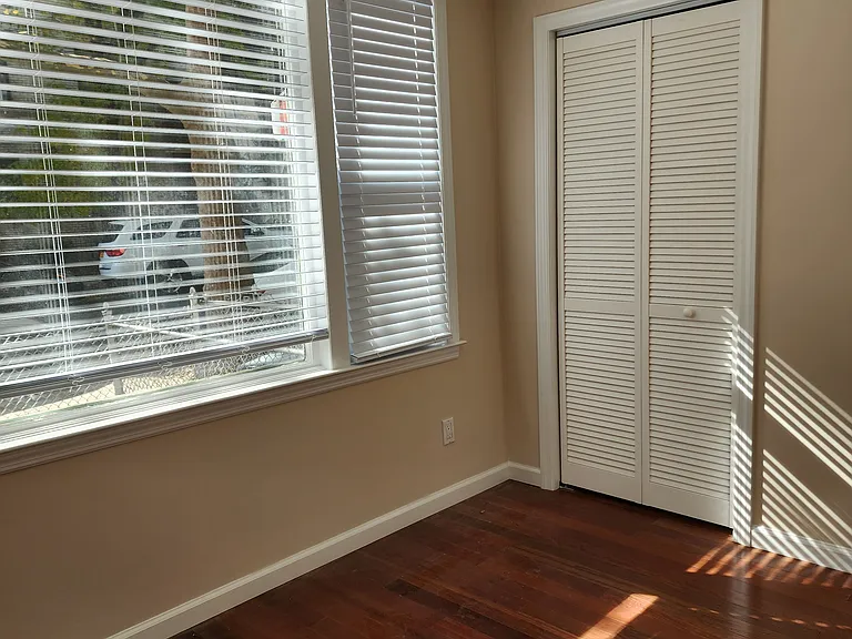317 E 201st St #1 — Photo 9