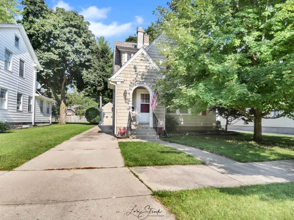 220 S Commonwealth Ave, Aurora, IL 60506