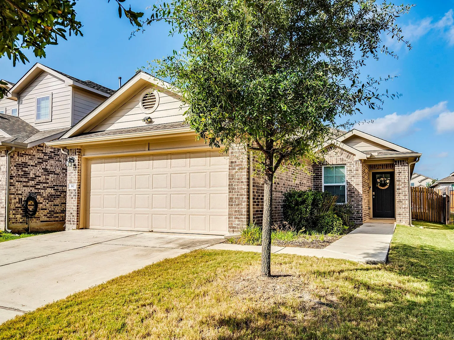3 bed, 2.0 bath, 1393 sqft, $1,850 — Photo 2