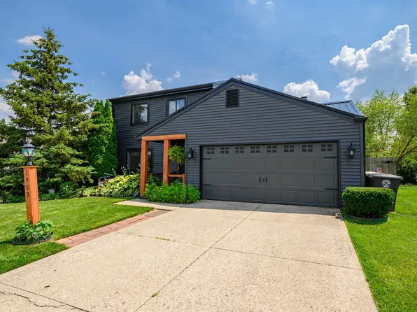 1909 Versailles Village Pl, Fort Wayne, IN 46808