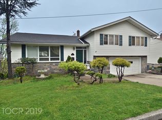 685 Stewart St, Ridgefield, NJ 07657