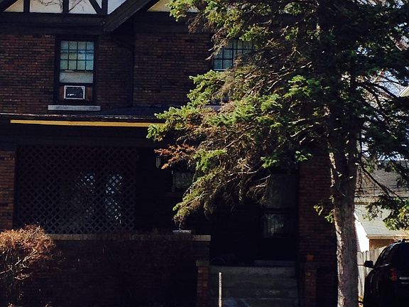 2nd image of 1113 N Institute Pl