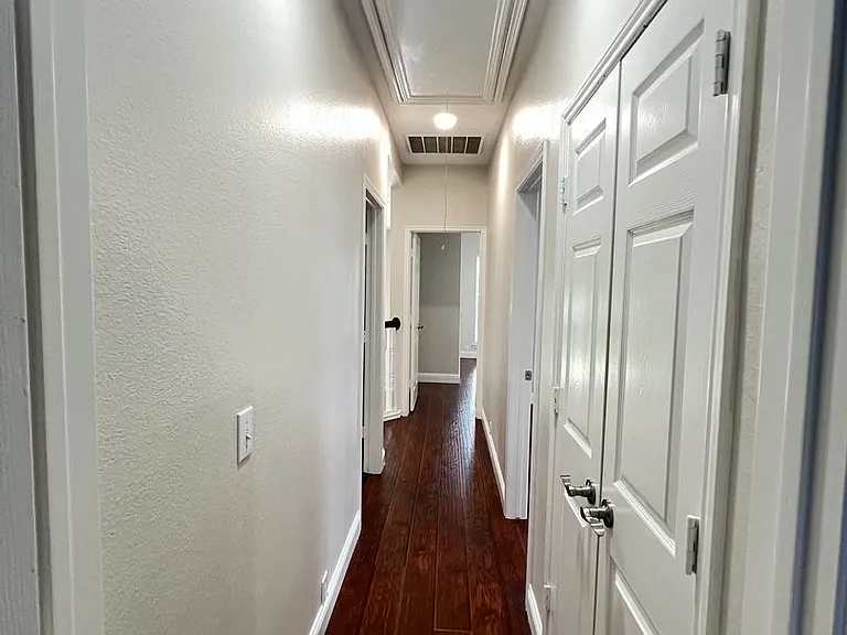 2505 Hunters Run Dr — Photo 30