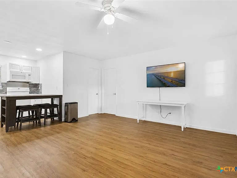 761 Whippoorwill Dr #B — Photo 5