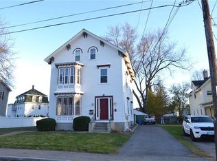 24 Arnold St, Lincoln, RI 02865