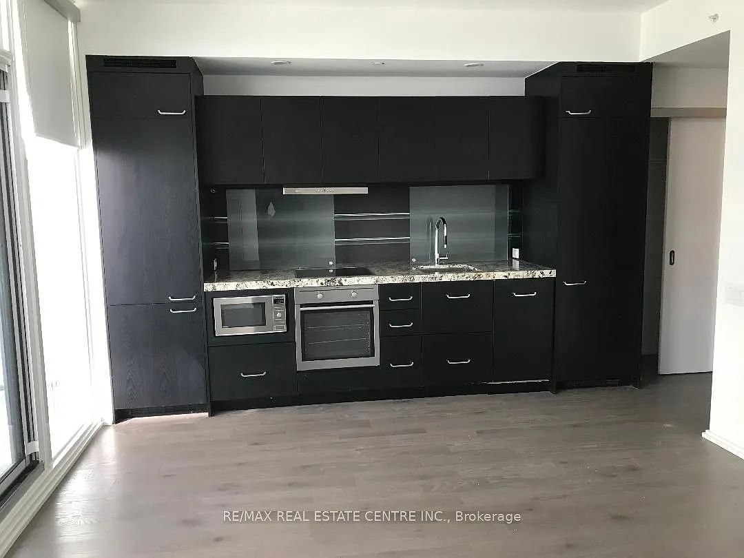 Studio, $1,900 — Photo 2