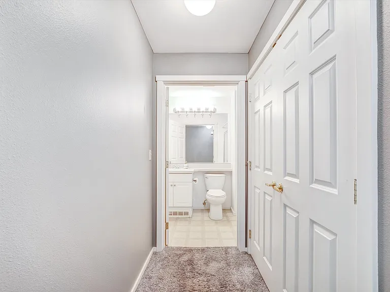 4319 NE 5th Ct — Photo 16