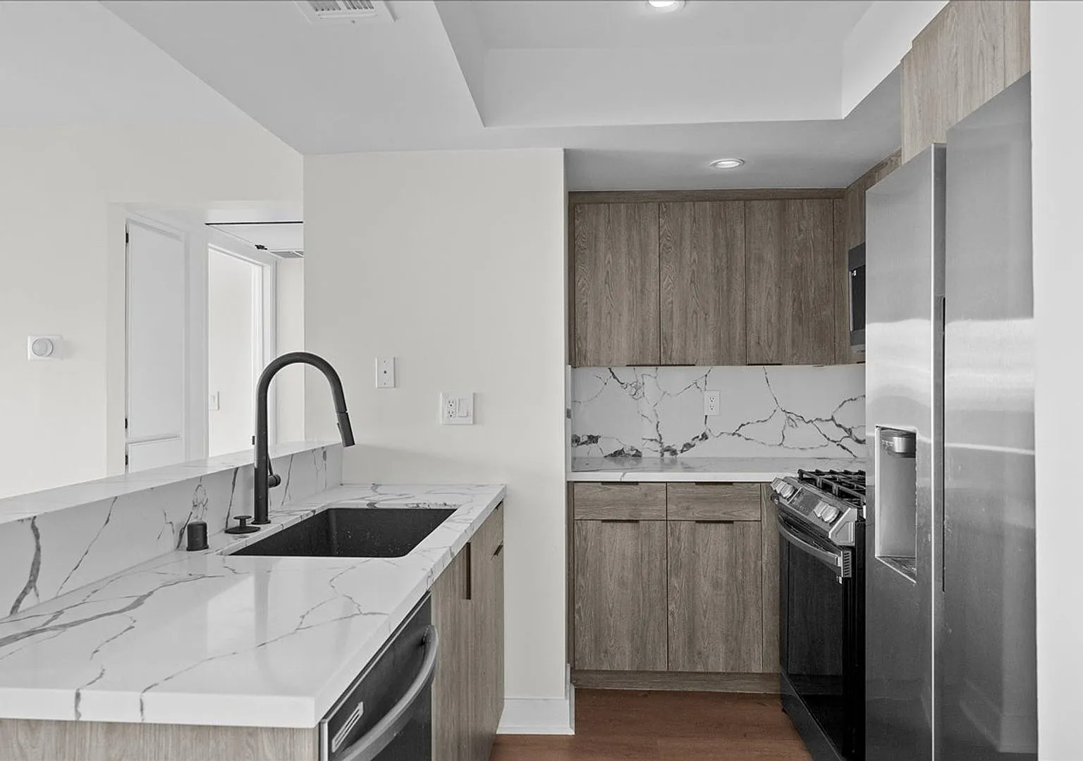 Welcome To Your New West LA Apartment! — Photo 2