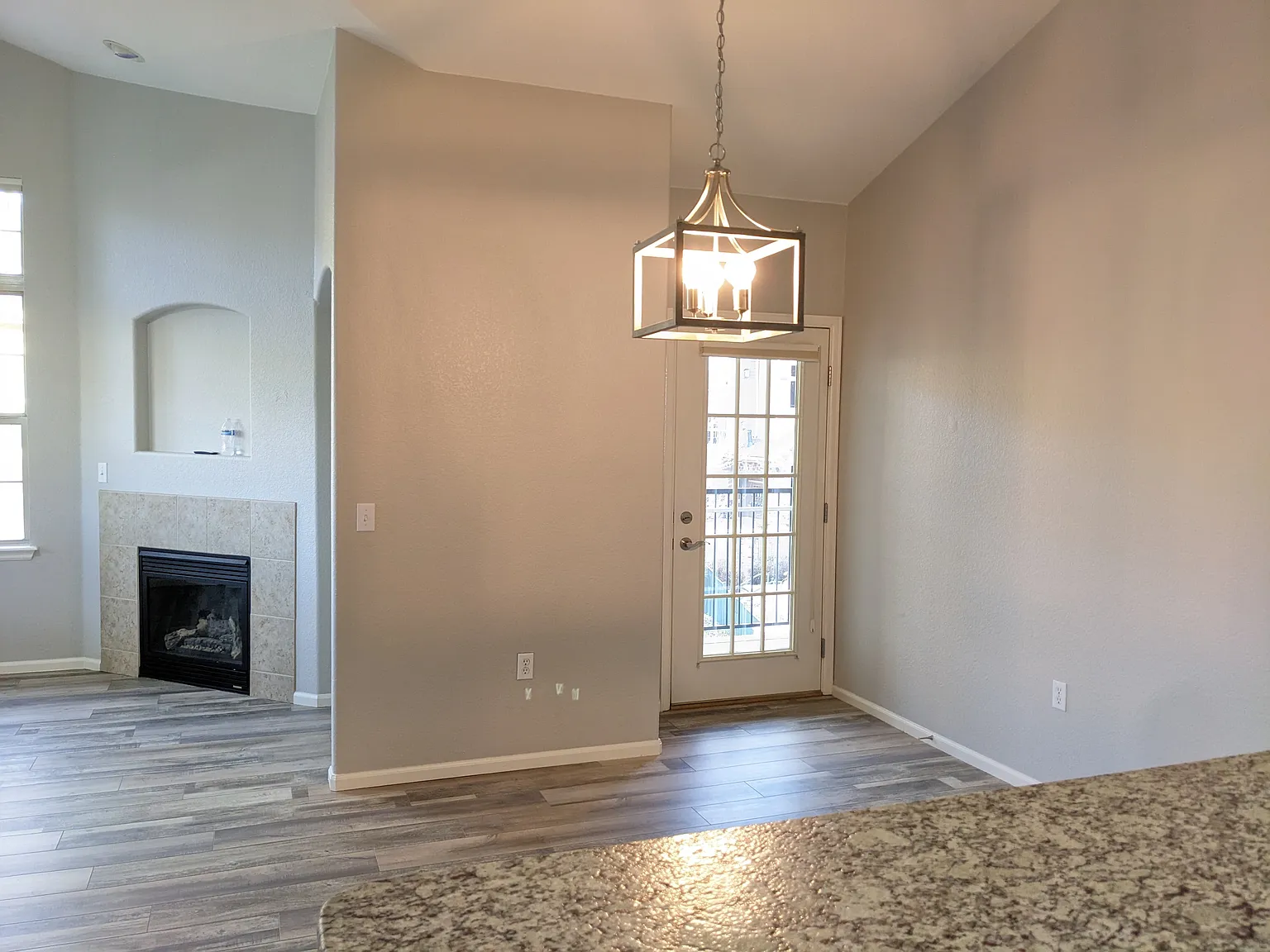 2 bed, 1034 sqft, $2,000 — Photo 3