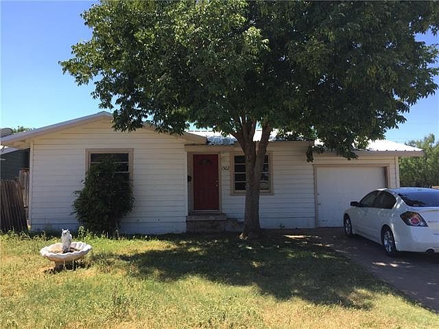 1st image of 1302 S La Salle Dr