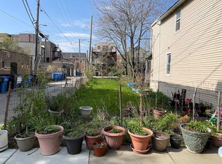 1024 W 19th St, Chicago, IL 60608