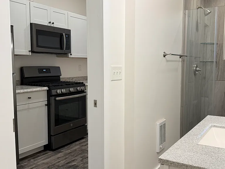41 Furman Ave #5 — Photo 38