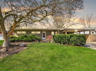 1421 Cambridge Dr, Champaign, IL 61821