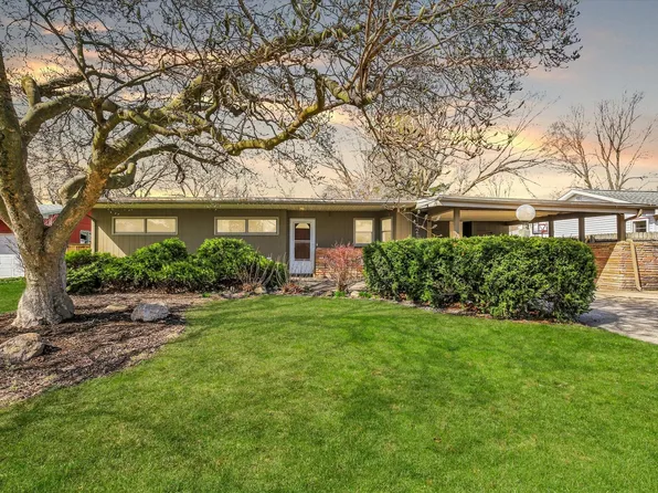 1421 Cambridge Dr, Champaign, IL 61821