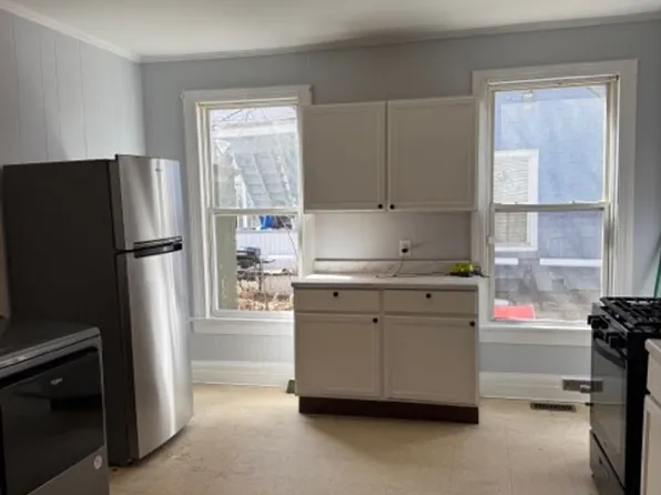 201 Auburn St, 201 Auburn St #1, Manchester, NH 03103