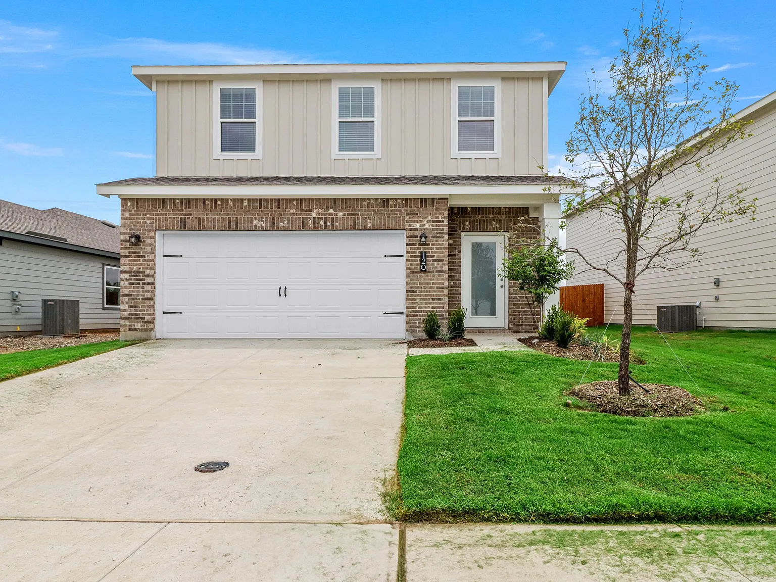 3 bed, 2.5 bath, 1605 sqft, $1,975 — Photo 3