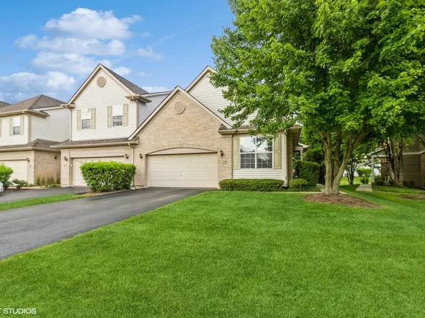 1109 Loganbury Ct, Elgin, IL 60120