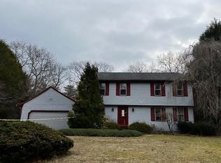 88 Tomahawk Cir, Saunderstown, RI 02874