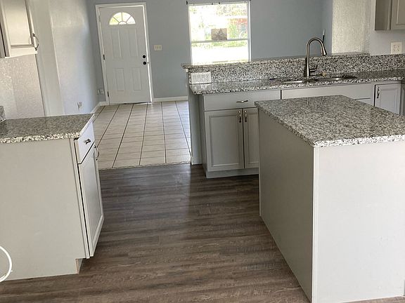 4th image of 105 Kendra Ave