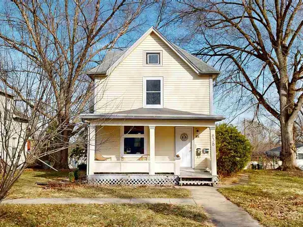 838 Roosevelt St, Iowa City, IA 52240