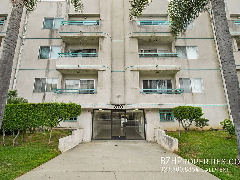 870 Crenshaw — Photo 23