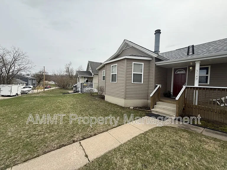 3149 Grove Ct SE — Photo 1