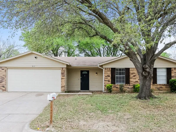 812 Lynne Ln, Burleson, TX 76028