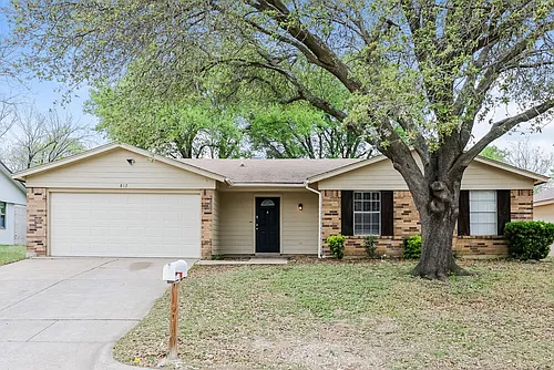 812 Lynne Ln Photo 1
