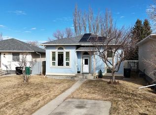 198 S Mount Blakiston Rd W, Lethbridge, AB T1K6M5