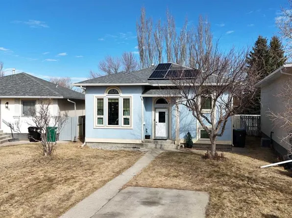 198 S Mount Blakiston Rd W, Lethbridge, AB T1K 6M5